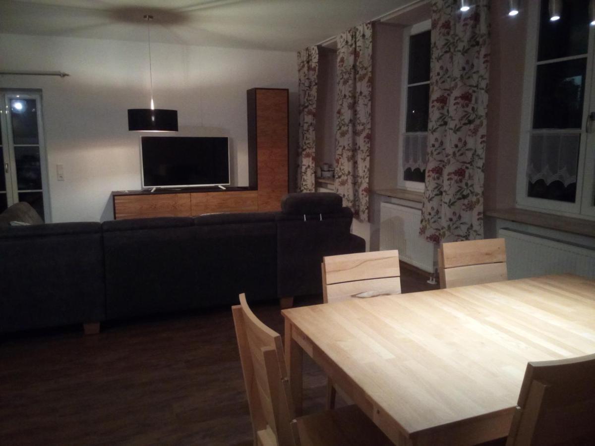 Ferienwohnung Kopold "Im Alten Schulhaus" Pottmes Ngoại thất bức ảnh